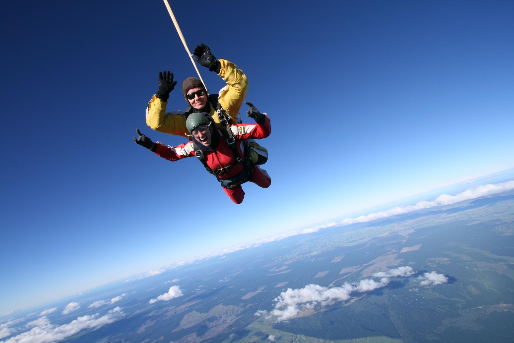 TandemSkyDiveGreenRoadParakaiAuc...