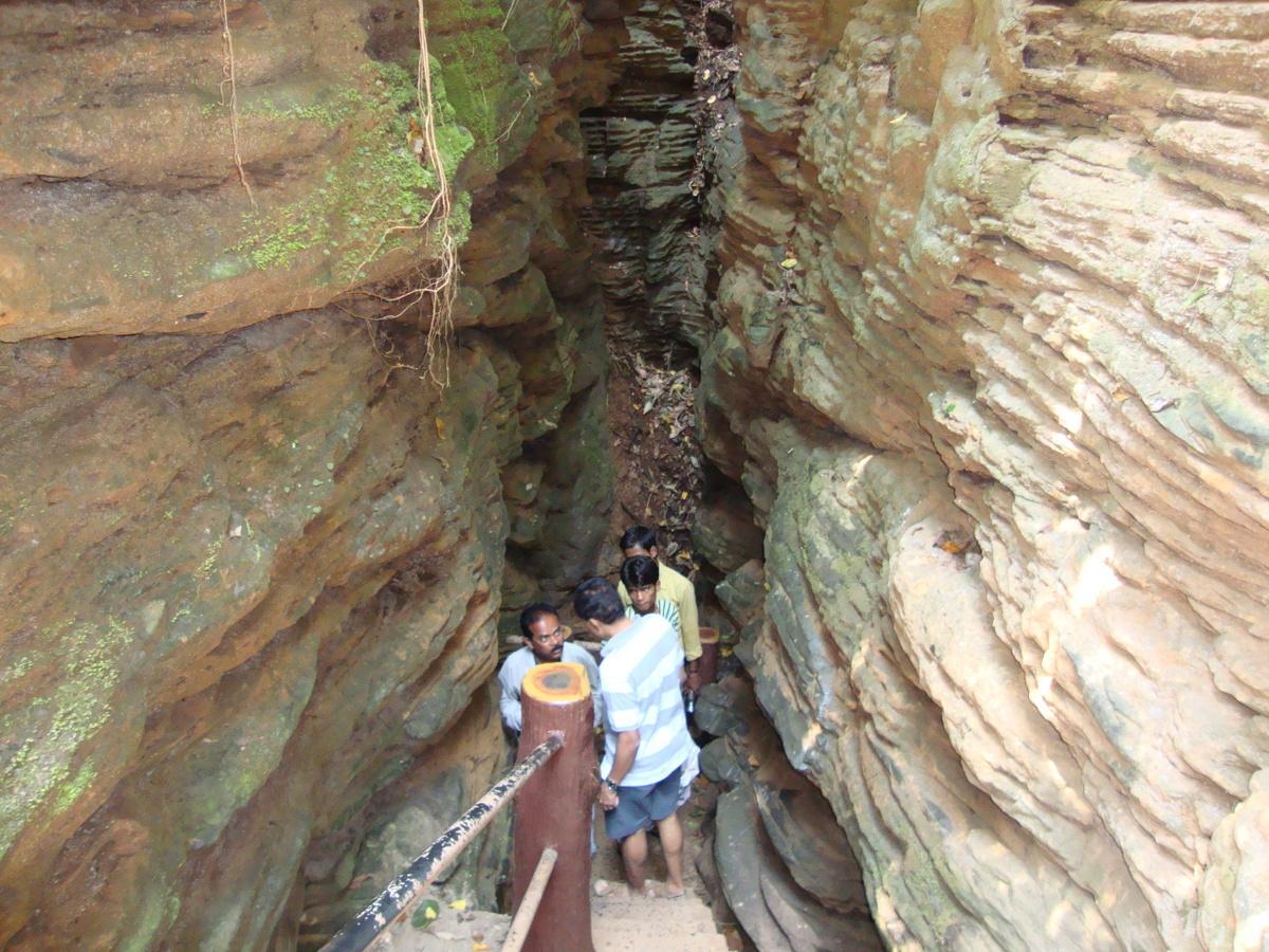 Kutumsar Cave