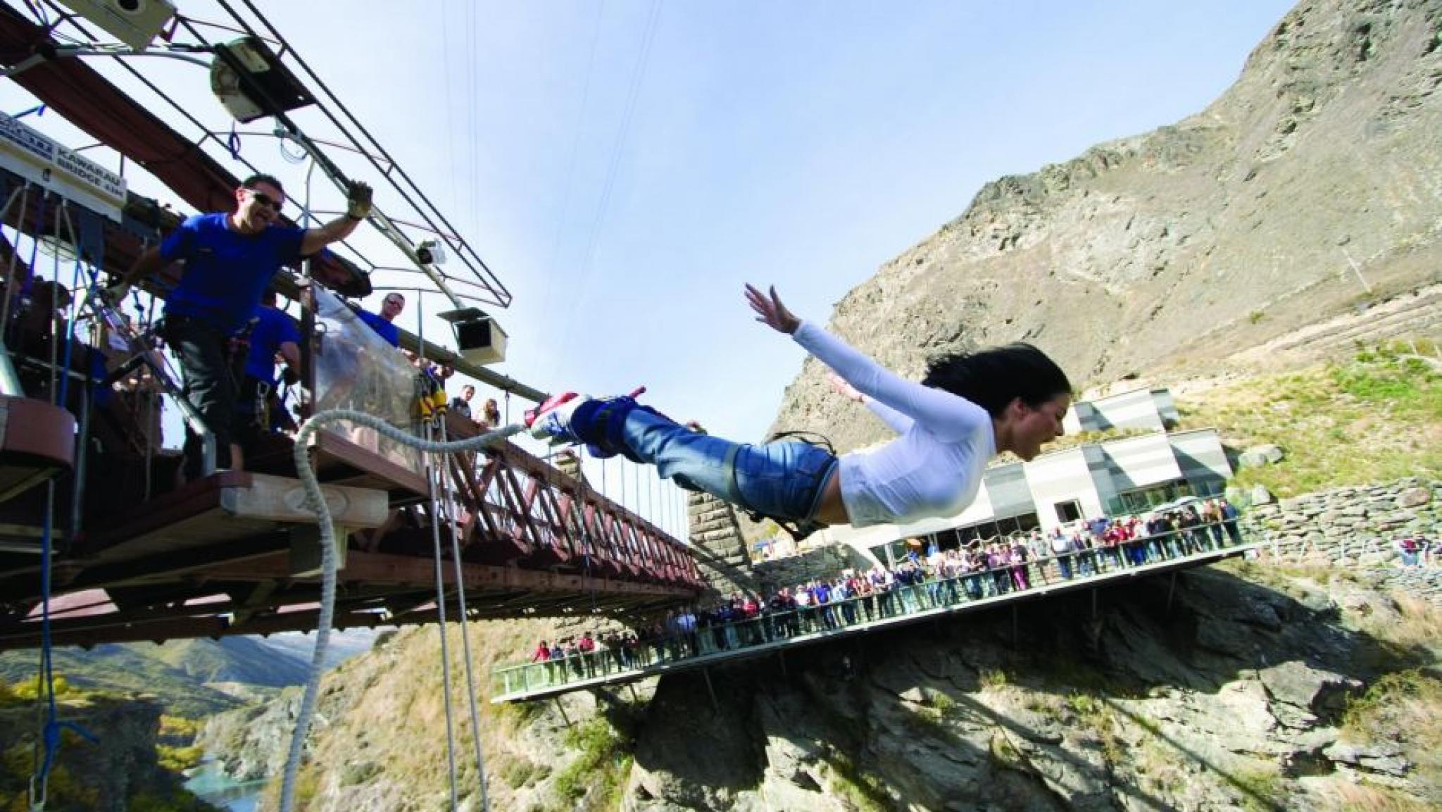 AJHackettBungyJumpingShotoverStr...