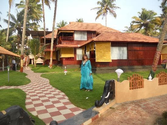 Black Beach Resort