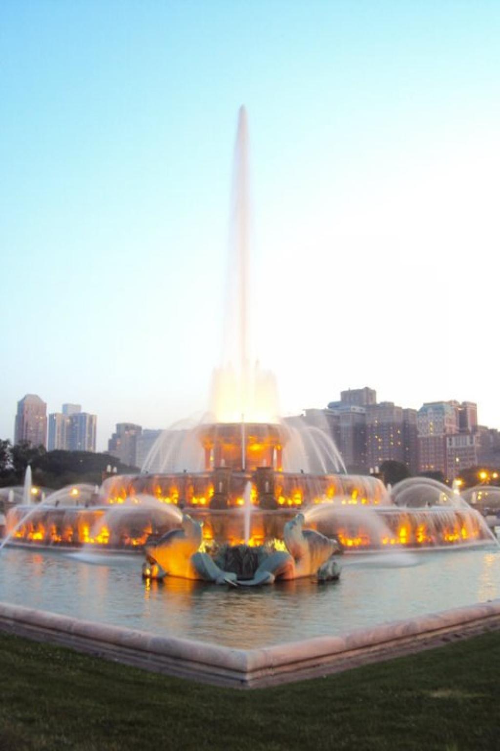Buckingham Fountain Flower Gardens